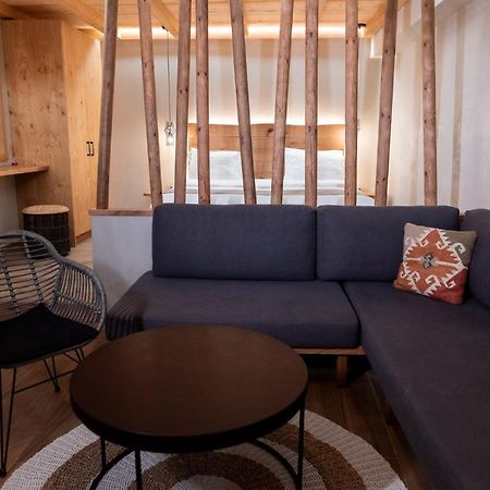 Theros By Agora Luxury Apartments In The Heart Of Heraklion Exterior photo