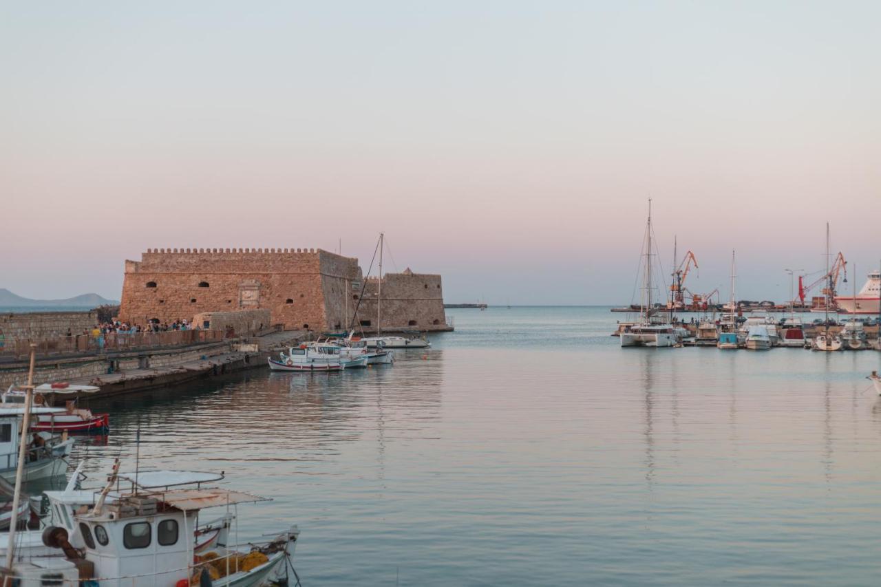 Theros By Agora Luxury Apartments In The Heart Of Heraklion Exterior photo