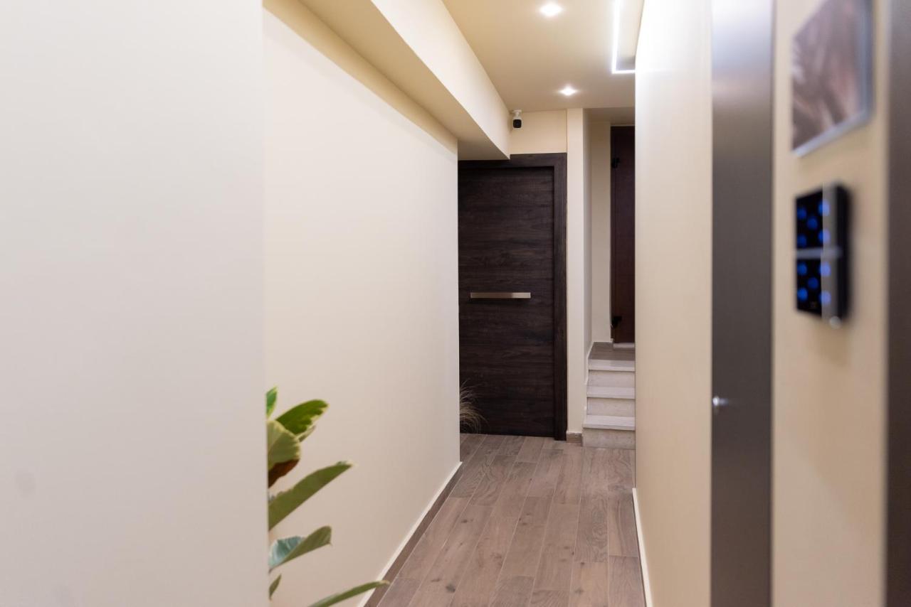 Theros By Agora Luxury Apartments In The Heart Of Heraklion Exterior photo