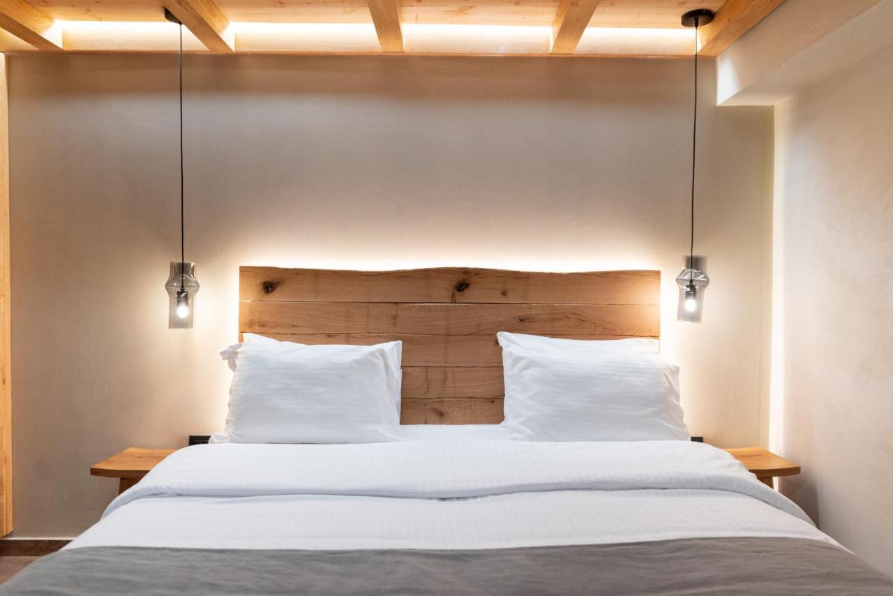 Theros By Agora Luxury Apartments In The Heart Of Heraklion Exterior photo